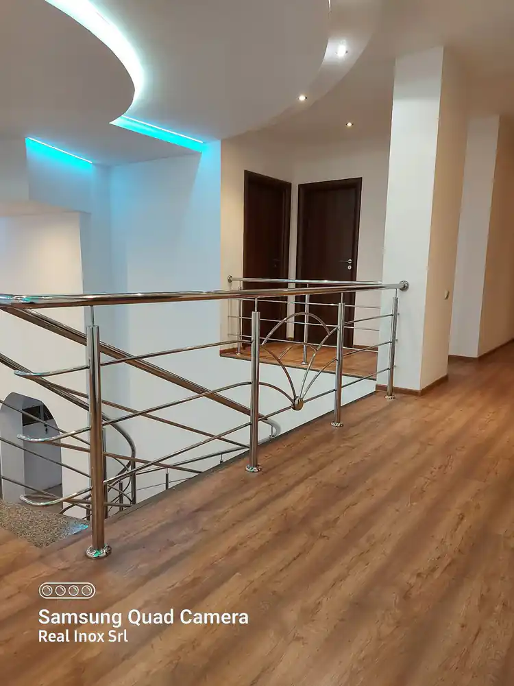 Balustrade inox moderne în Dâmbovița - model realizat de Real Inox