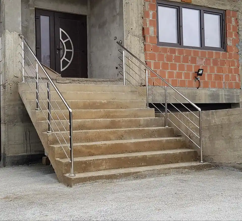 Balustrade inox pentru scări exterioare în Ilfov - model realizat de Real Inox