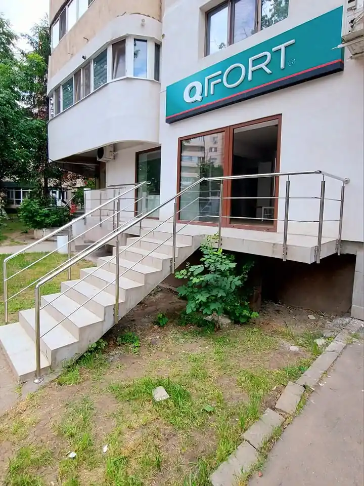 Balustrade inox pentru scări exterioare în Prahova - model realizat de Real Inox