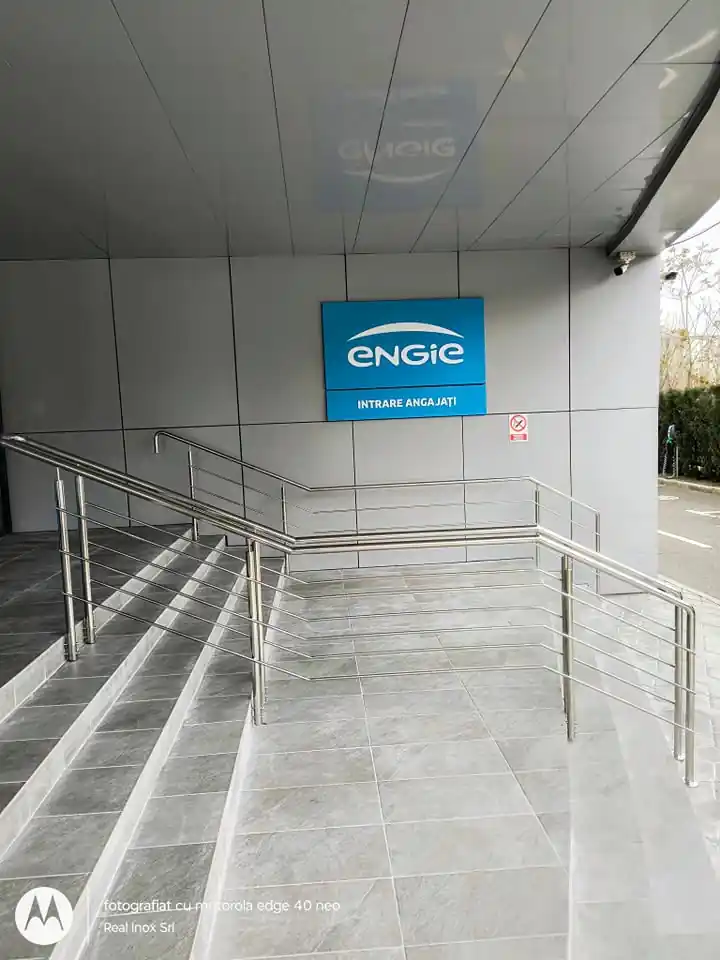 Balustrade inox pentru scări exterioare în București - model realizat de Real Inox