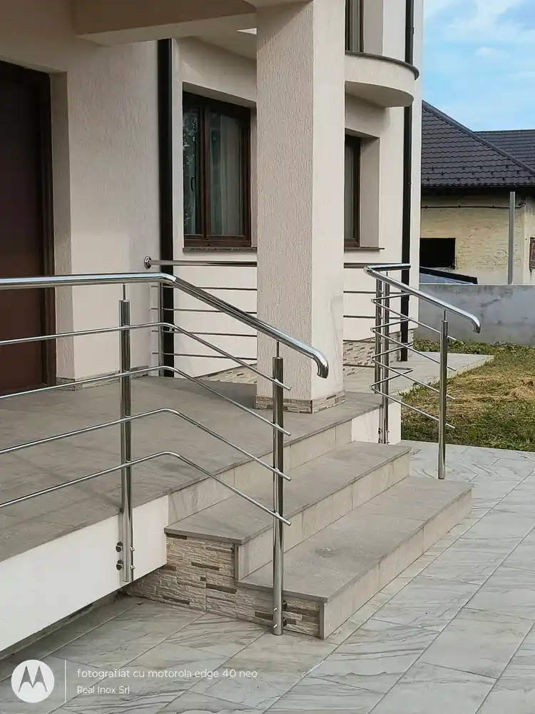 Balustrade inox pentru scări exterioare în Cuza Vodă, Călărași - model realizat de Real Inox