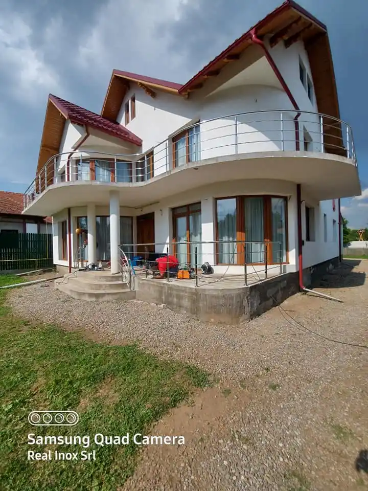 Balustrade inox pentru terase în Dâmbovița - model realizat de Real Inox
